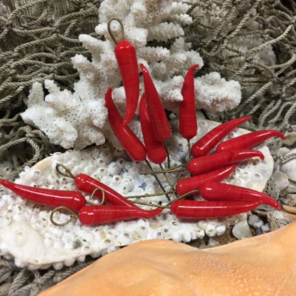 15 Red HOT Chili Peppers Glass Charms - Picture 5 of 5